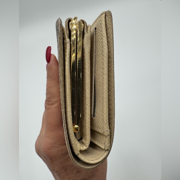 Louis Vuitton Damier Azur Porte Monnaie Kisslock Wallet - Picture 10 of 14